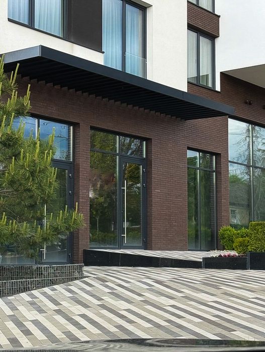 Оренда ДВОХ  комерційних приміщень!