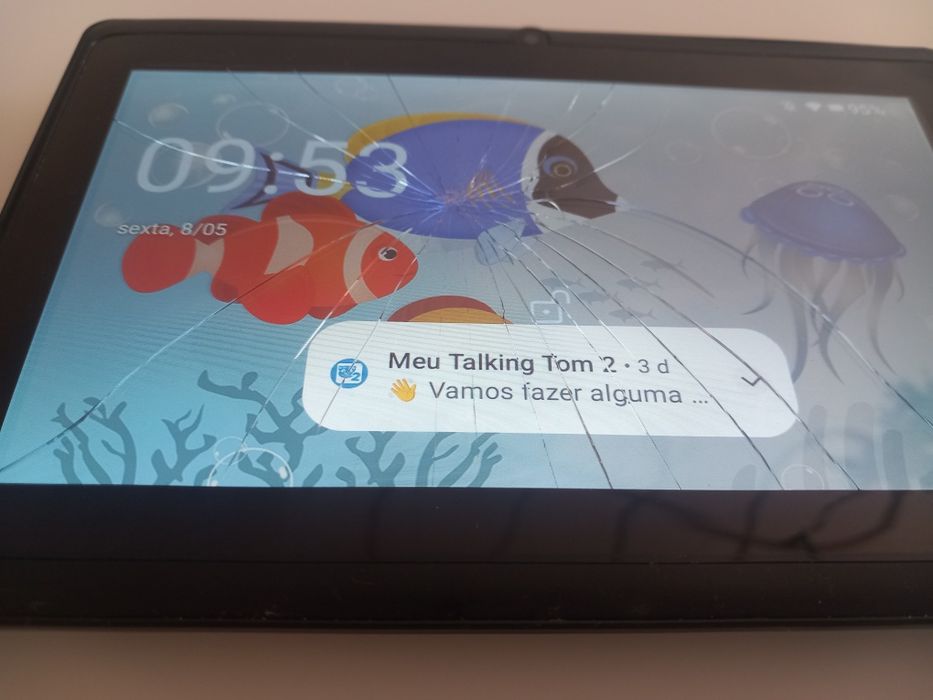 7" Tablet with Damaged Screen497108939693117443