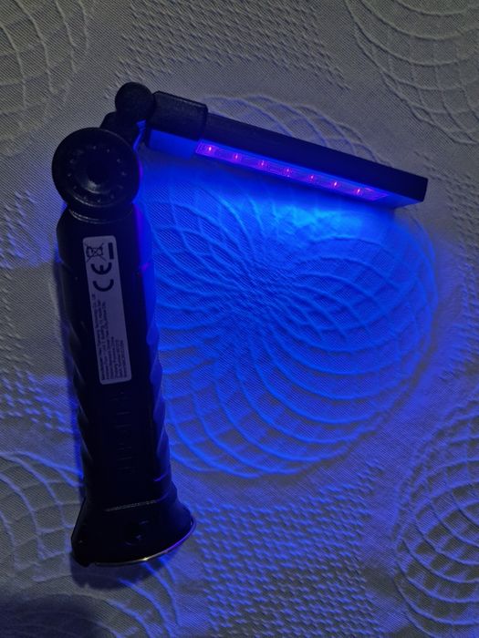 Luz UV Recarregável com LED.  Nova