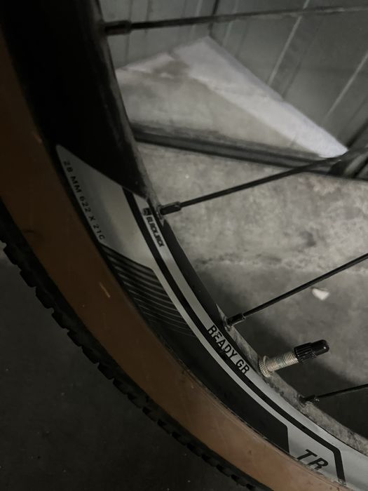 Rodas gravel Blackjack com pneus