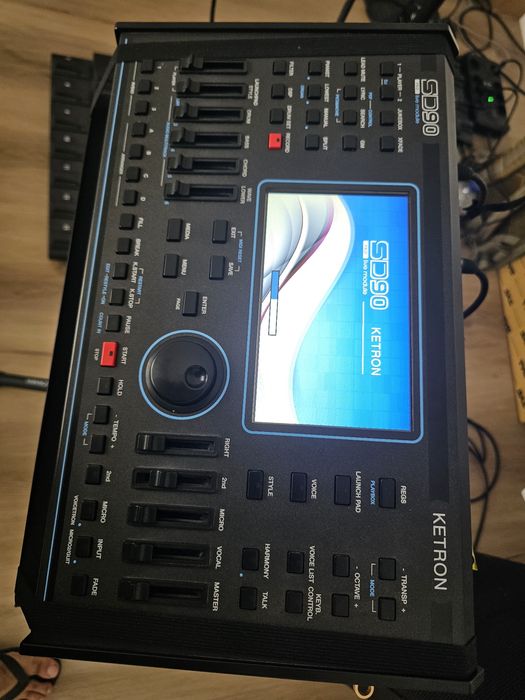 Caixa de Ritmos Ketron SD90