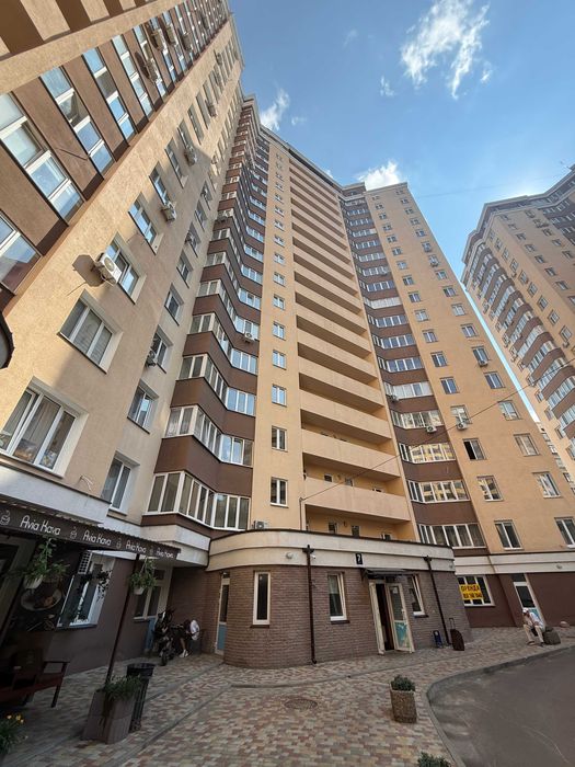 Продається 1 - кімнатна квартира в ЖК Авіа Кварта