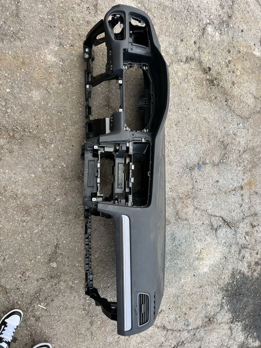 Golf 7 панель торпедо