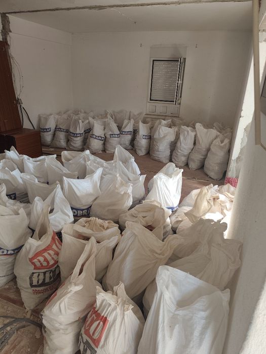 Recolhas de entulho e monos madeira e outros