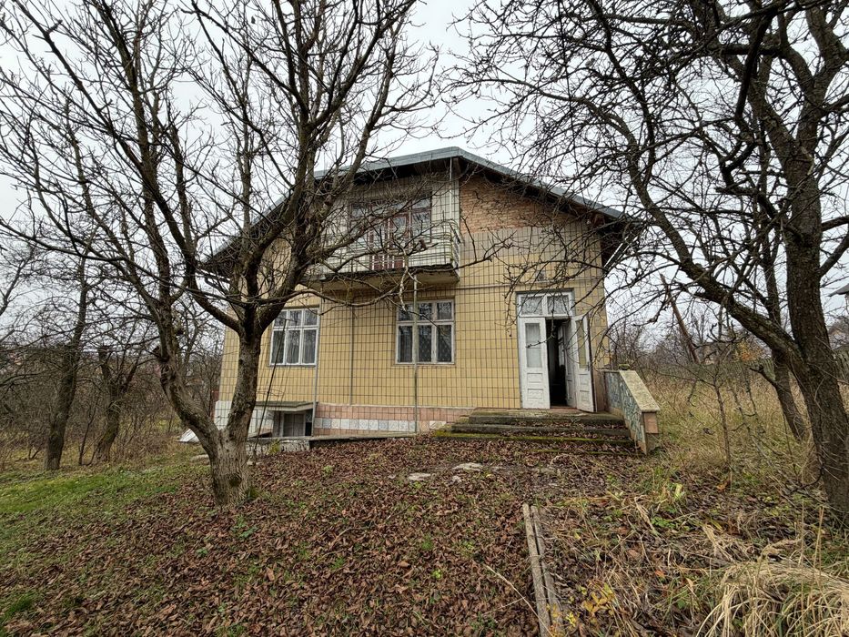 Продаж цегляного Будинку в передмісті Моршина