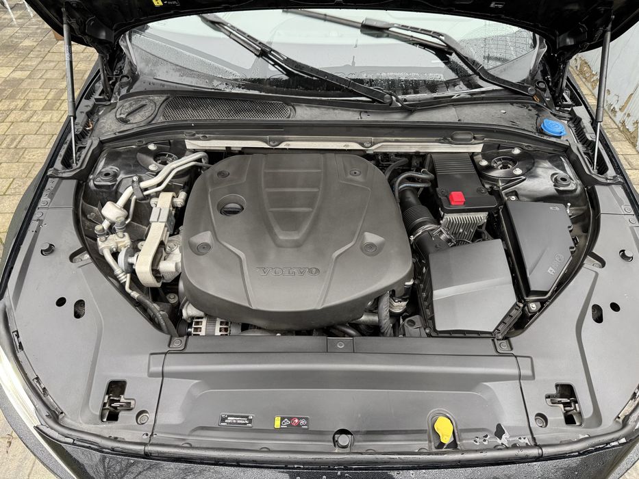 Volvo V90 D3 AWD | ASO | Webasto | HAK