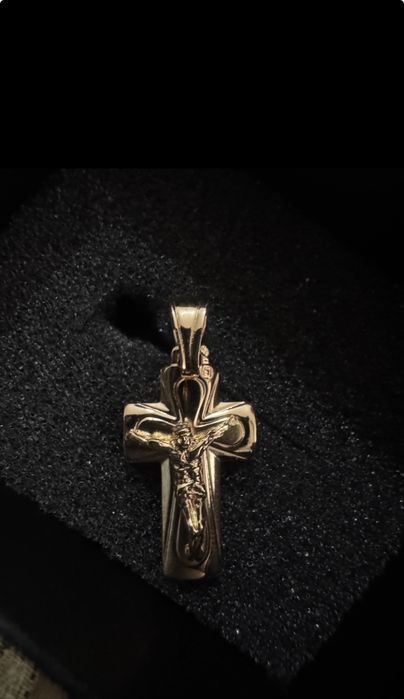 Crucifixo em ouro 19.2k
