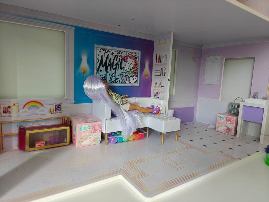 Domek Rainbow High