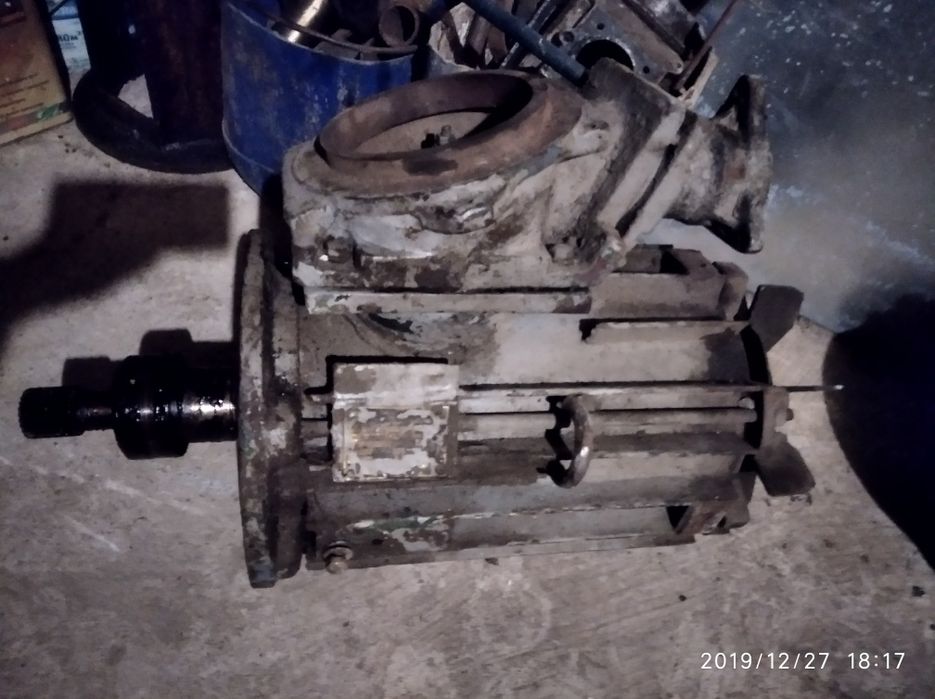 Електродвигуни, редуктори, моторредуктор 5,5 кВт