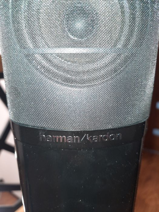 Dwa głośniki Harman/Kardon uszkodzone