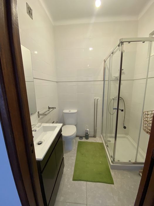 Aluguer de quarto casal em Rio de Mouro