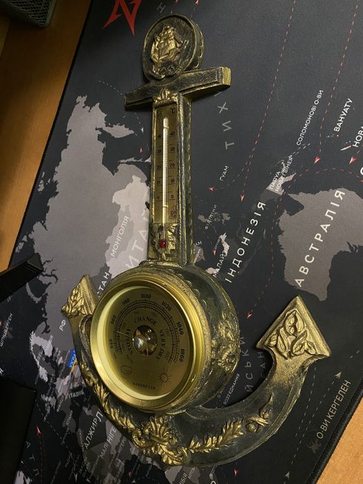 Барометр з термометром в якорі СРСР.