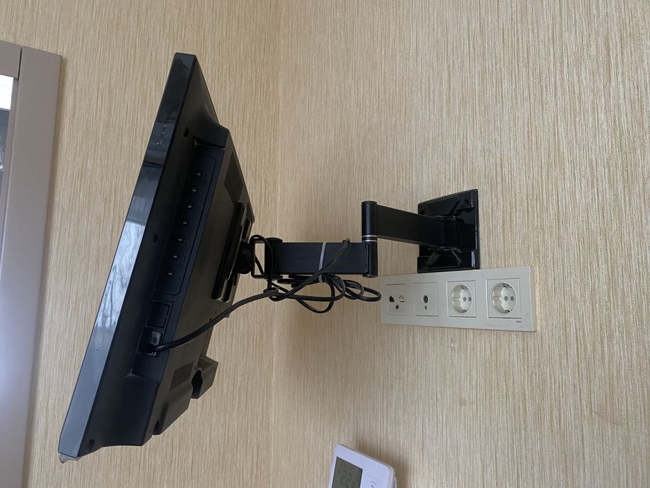 Телевізор BRAVIS