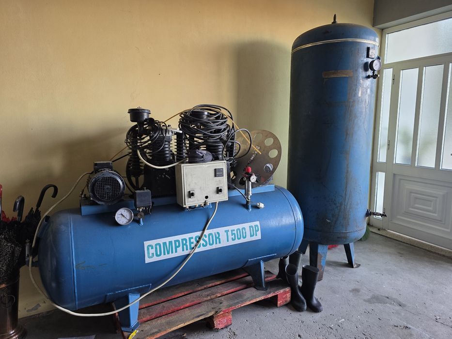 Vende  compressor e depósitos