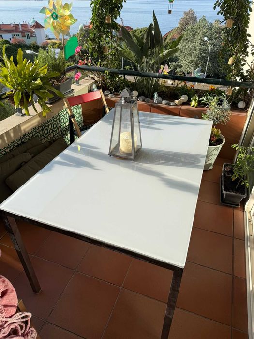 Mesa de Jantar TORSBY Mesa Jantar 135 x 85 cm | Excelente Estado
