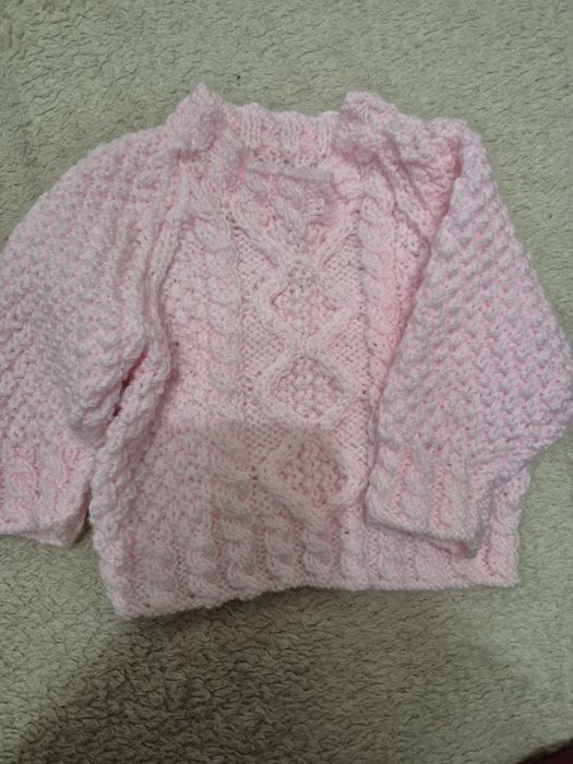 Тепленький комплект речей на немовля.