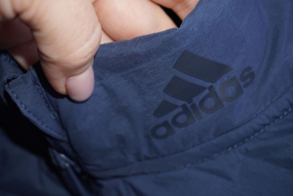 Чоловіча пухова жилетка Adidas