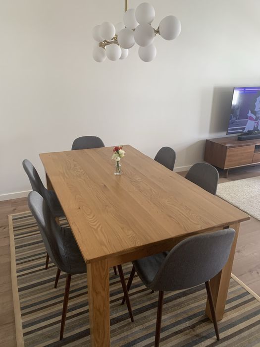 Mesa de refeições de madeira maciça (carvalho) para 6 pessoas