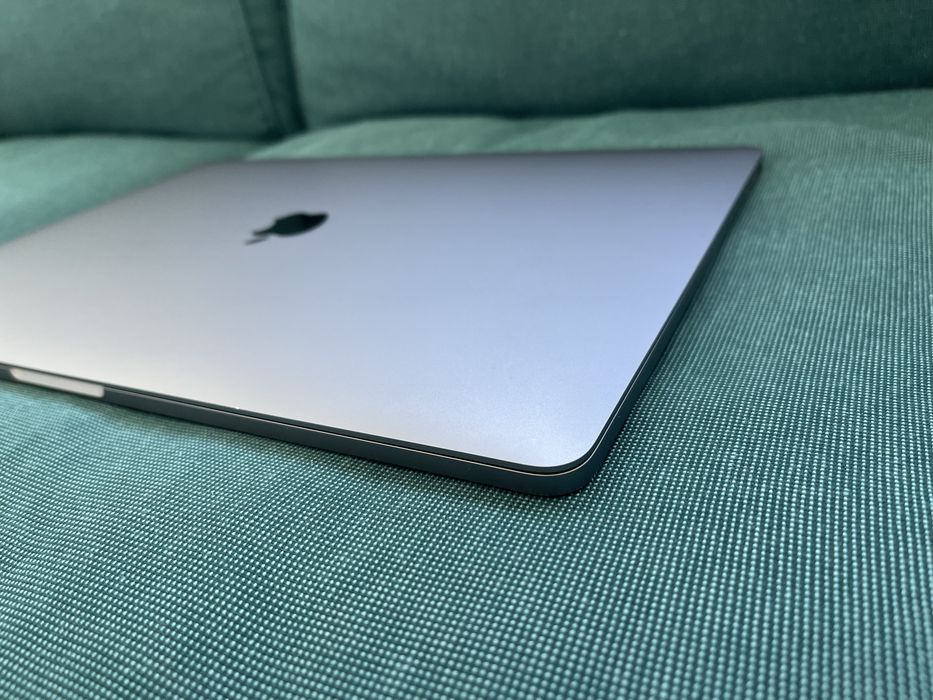 Продаю Mac Book Pro 16gb 512 gb