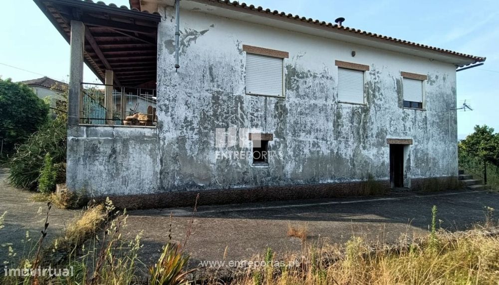Venda de moradia V2 p/ restauro, Vitorino das Donas, Ponte de Lima
