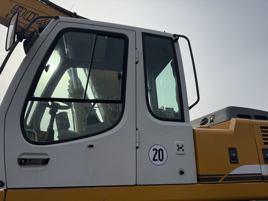 Liebherr A904 C - części do koparki na sprzedaż
