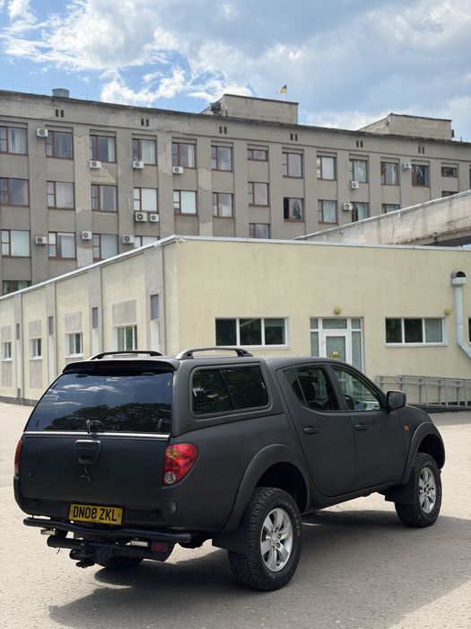 Mitsubishi Л200 в хорошем состоянии