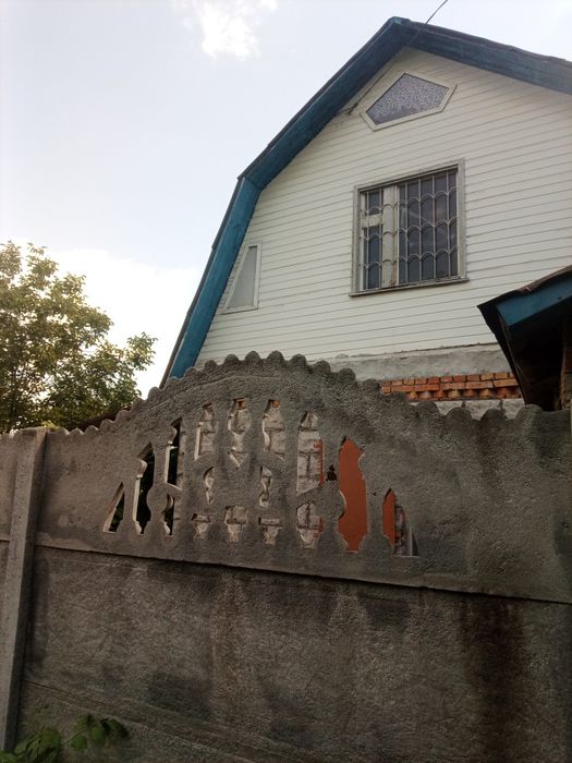 Продам дачу біля лісу