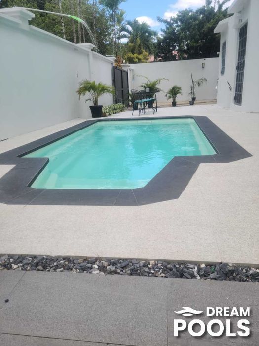 Basen poliestrowy 5,5x2,8x1,4m skimmer, 2 sysze, filtracja akcesoria