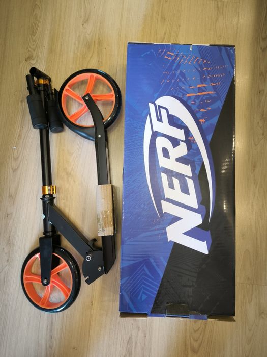 Новий самокат Spokey Noise Nerf 200