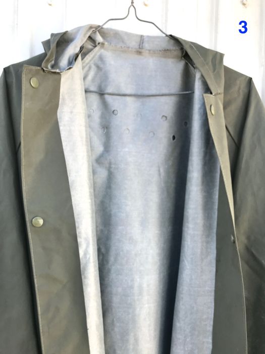 Fatos impermeáveis / fatos de oleado em bom estado