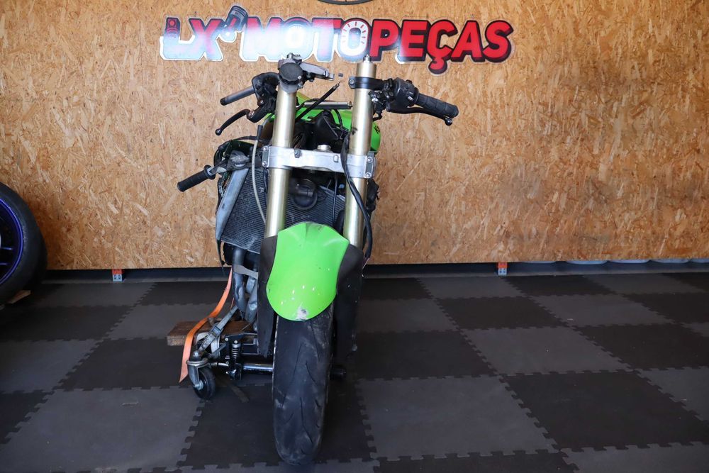 Kawasaki ZX10 ano 2006 para peças.