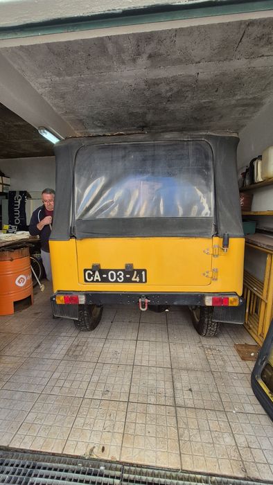 Land Cruiser BJ40 com extras