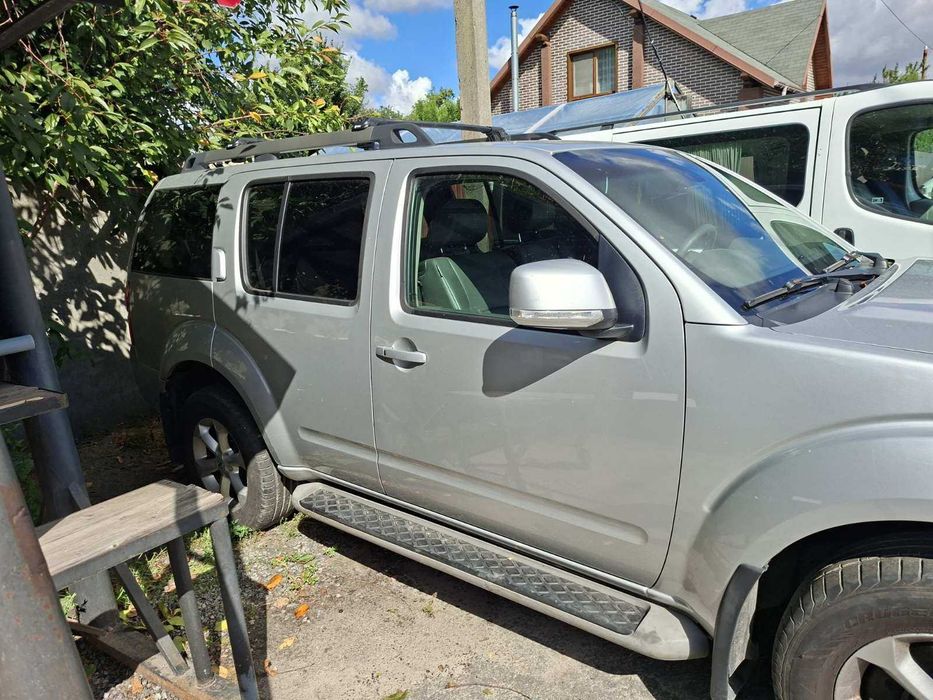 Nissan Pathfinder 2011