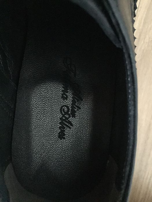 Sapatos clássicos pretos em pele Unissexo Atelier Fátima Alves - NOVOS