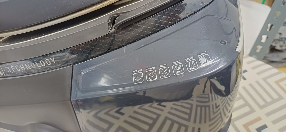 Ferro engomar Rowenta 7.6 bars