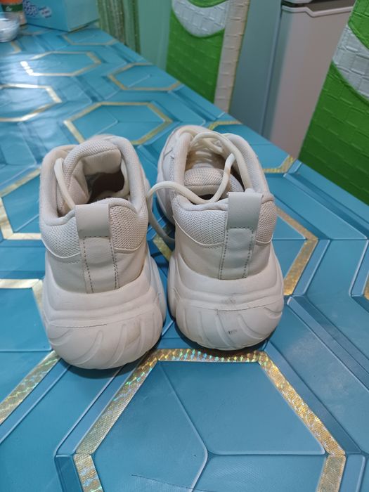 Продам жіночі текстильні кросівки