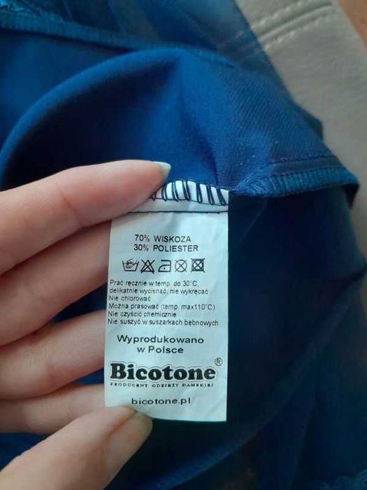 Granatowa sukienka rozmiar 38 firmy Bicotone.