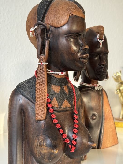 Африканські  статуетки, пара Африканських бюстів з історією