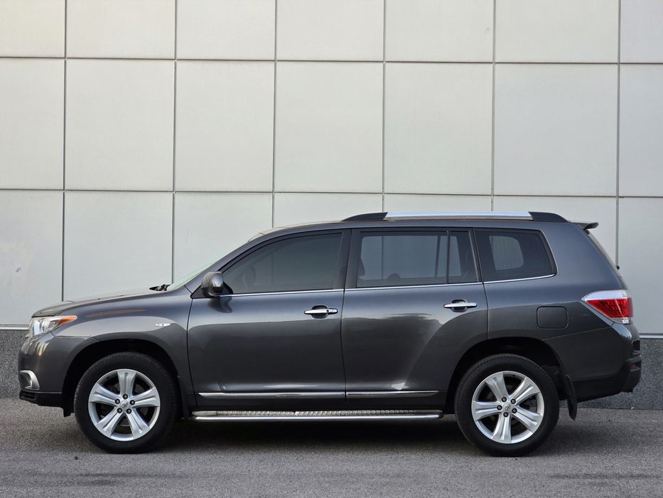 Продам свою Toyota Highlander 3.5л - 2011г