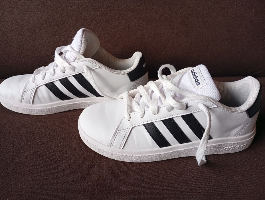 Кроссовки Adidas