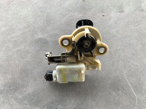 Botão da tampa da mala Renault Laguna 1 Mk1