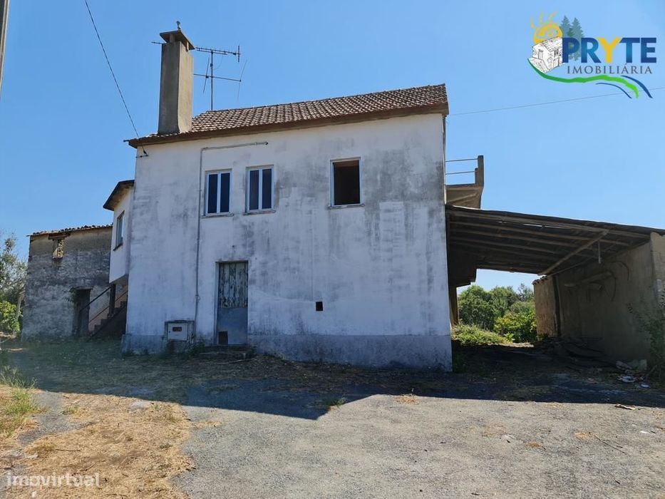 Quintinha com moradia T3 para recuperar, a 10 minutos da vila da Sertã