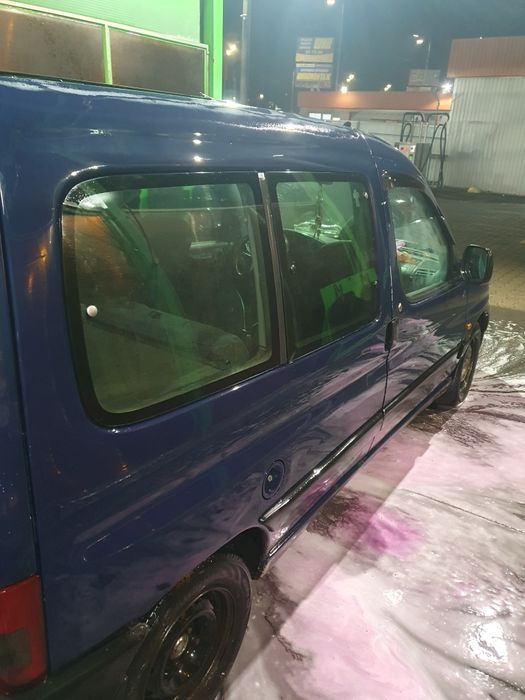 Продаю Пежо Партнер