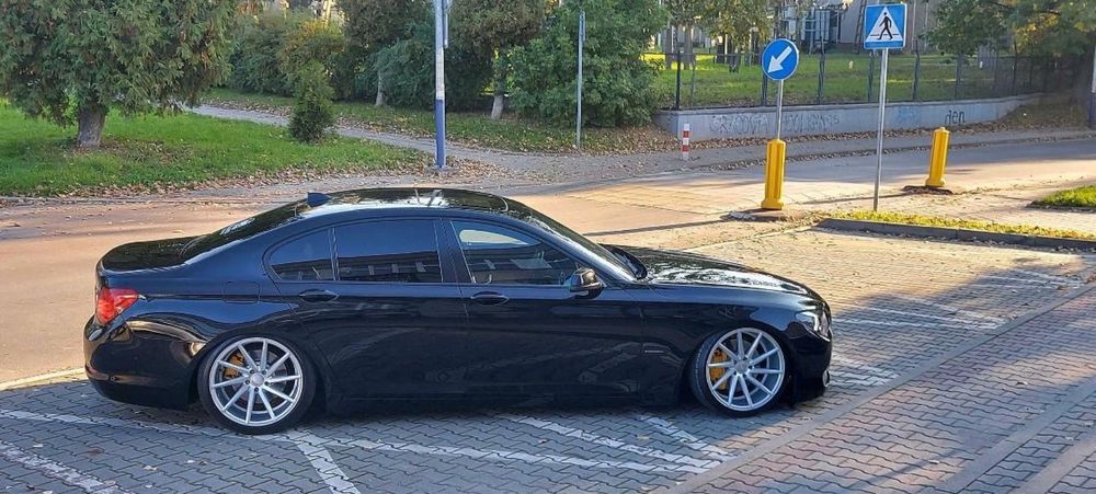 Auto do ŚLUBU BMW serii 7 F01 Czarne