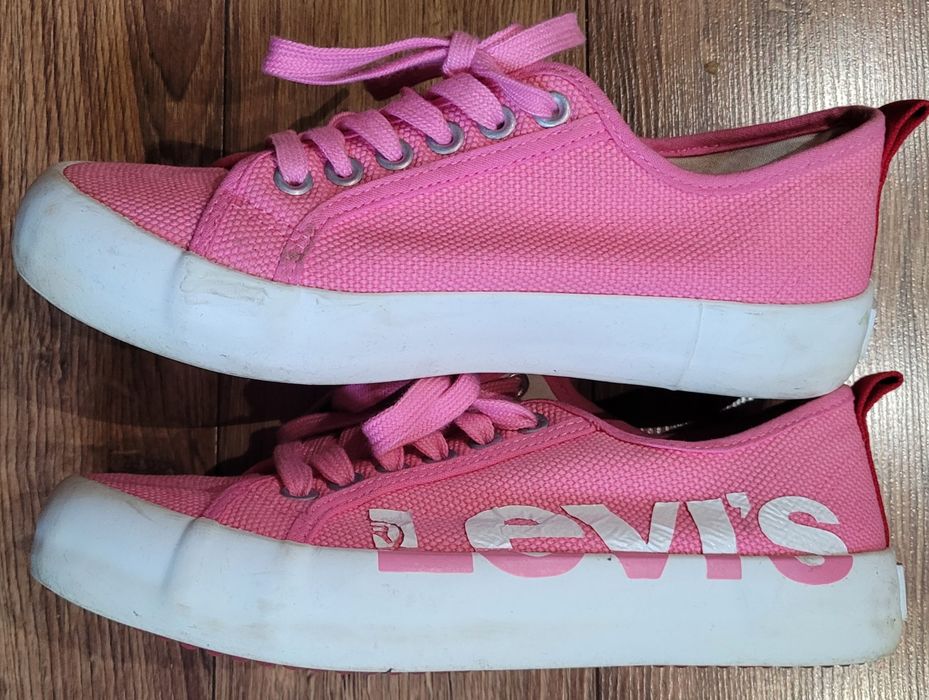 Trampki Levis 37