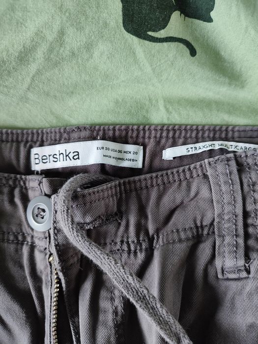 Szare spodnie cargo bershka
