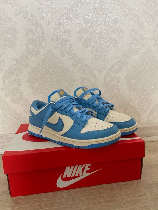Nike dunk low.
