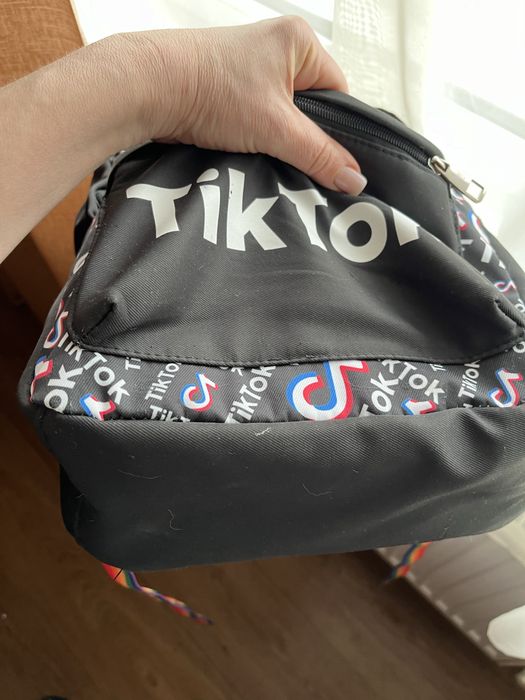 Рюкзак для дівчинки