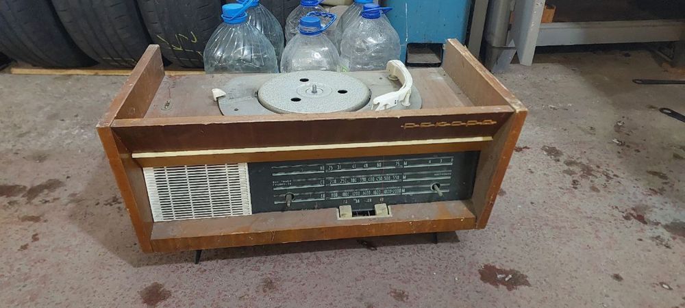Радио-проигрыватель 1966 год