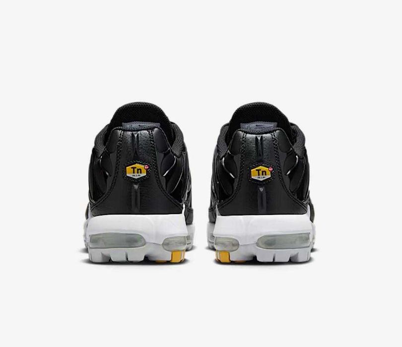 NIKE AIR MAX plus tn czarno biale 44